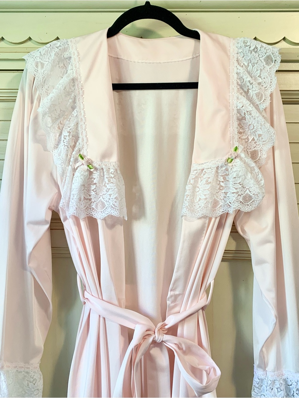 Vintage Pink Shadowline Peignoir Robe With Lace And Flowers W Bell Sleeves